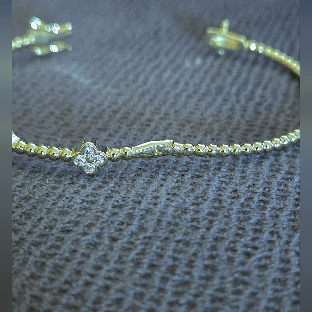 Gold💛 Hinged Cubic Zirconia💎 Flower🌸 Bracelet - NWT - Picture 8 of 16
